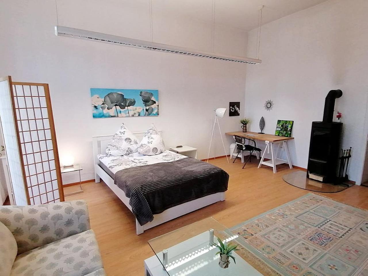 Nr 3 Grosszuegiges Kamin-Zimmer Mit King-Size Bett Im Zentrum Annaberg-Buchholz Eksteriør bilde